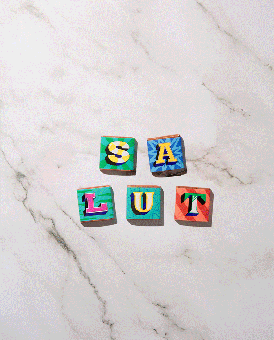 Messages personnalisés sur carrés de chocolat